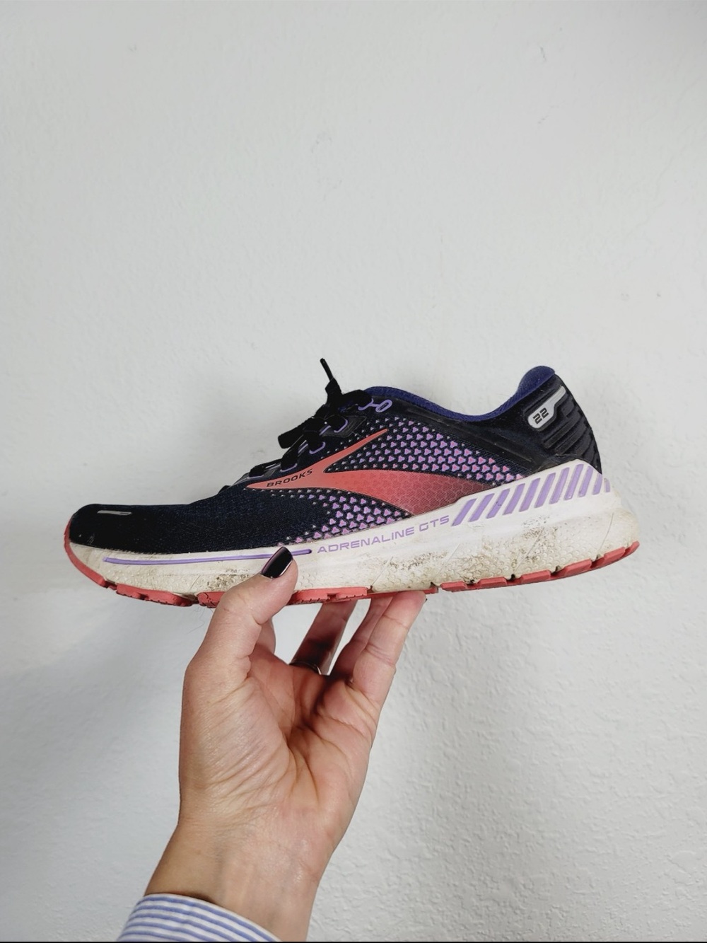 Brooks GTS 22 Running Shoes, Size 9.5